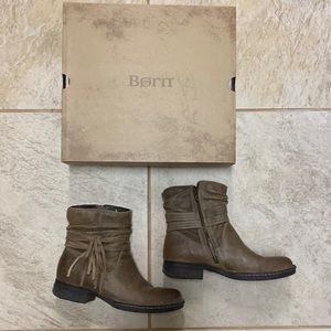 Born Cross Taupe Oiled Leather Suede Ankle Boot size 7